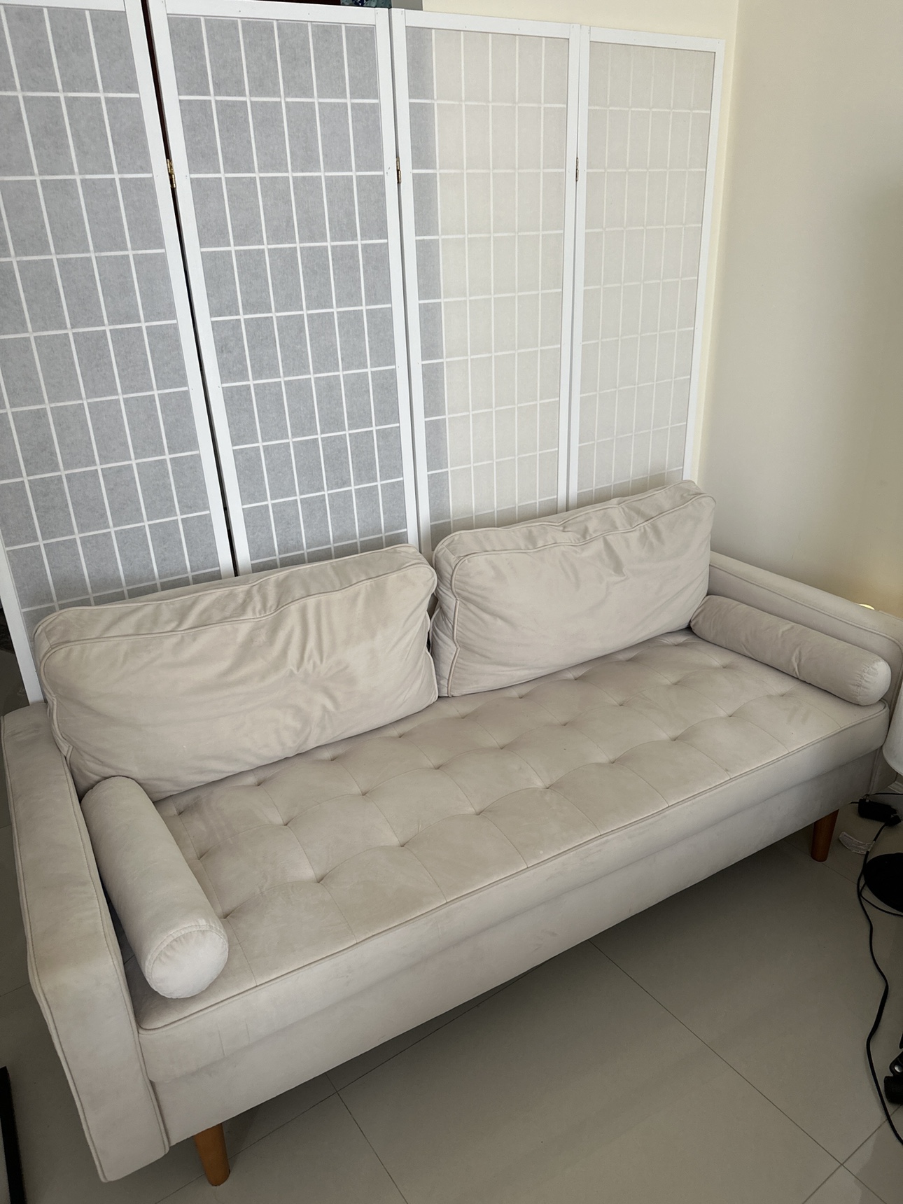 Small couch, 6 months in use - photo 2