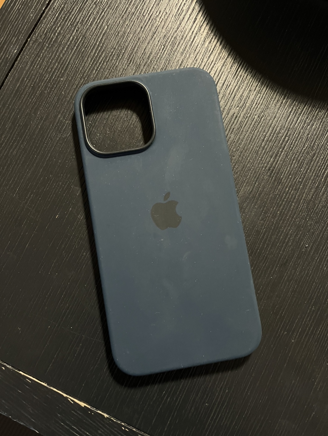 iPhone 13 Pro Max (deep blue silicone) MagSafe case