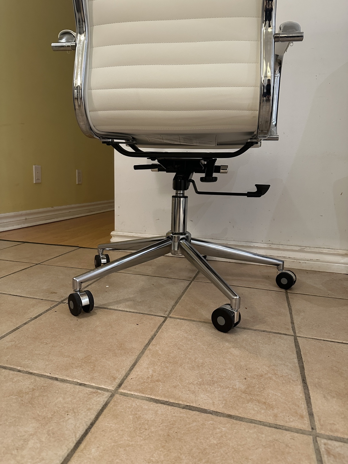 Office chair - photo 3