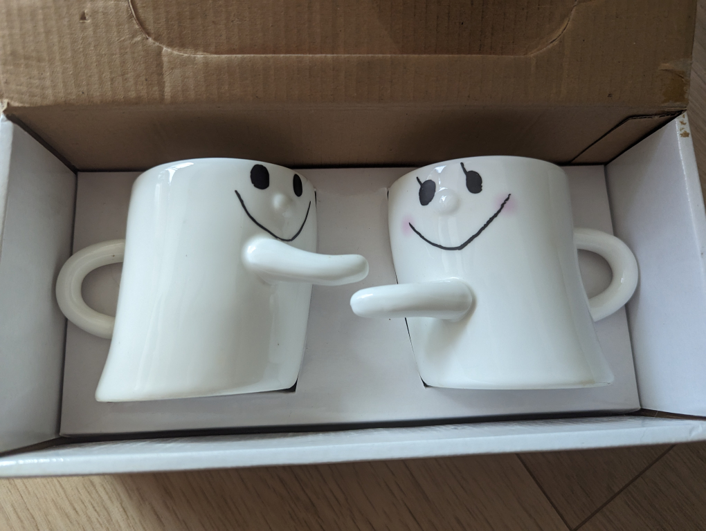 Hug Me Mugs - photo 2