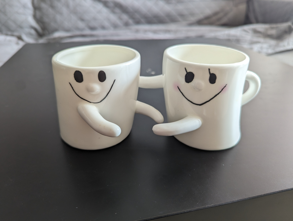 Hug Me Mugs - photo 3