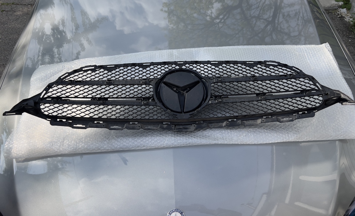 OEM Mercedes Benz c300 W205  Front Grill (2015-2019) - photo 4
