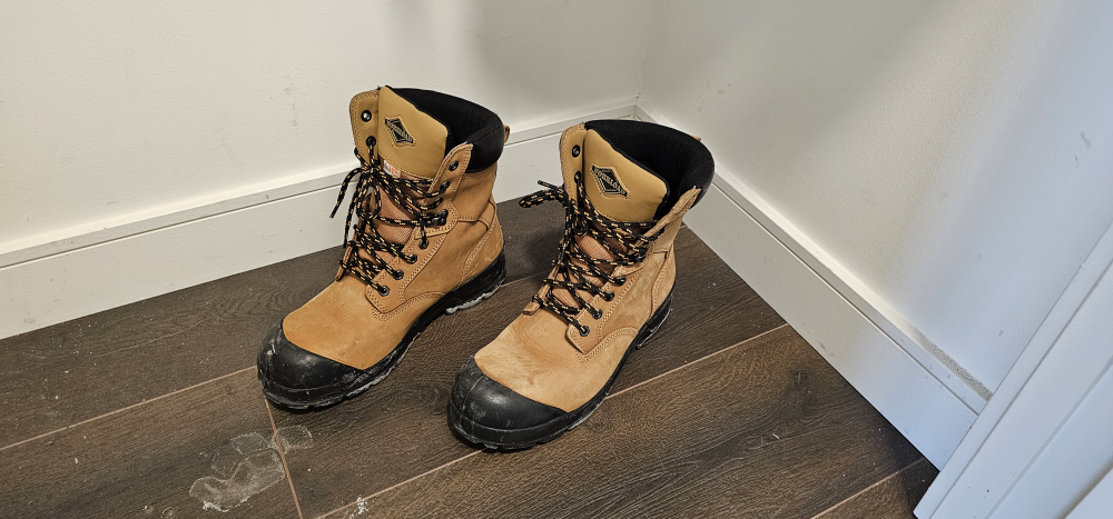 snow leather shoes