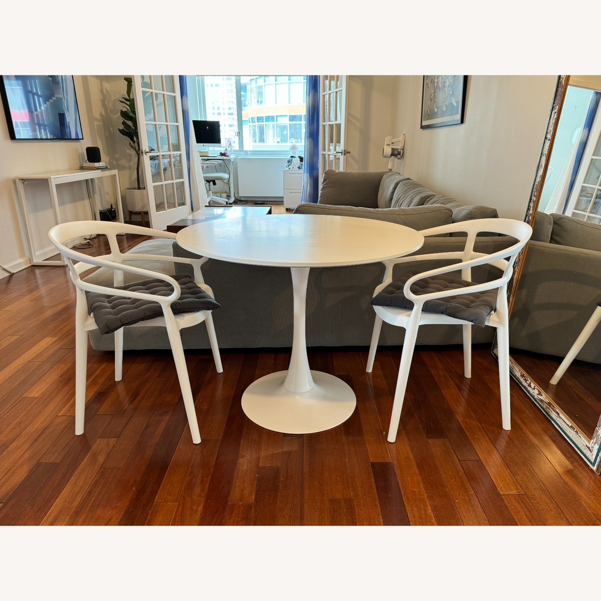 IKEA DOCKSTA Table + 2 White Chairs - photo 2