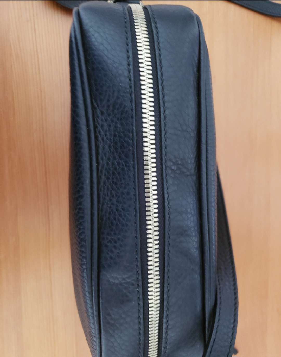 Gucci leather crossbody bag