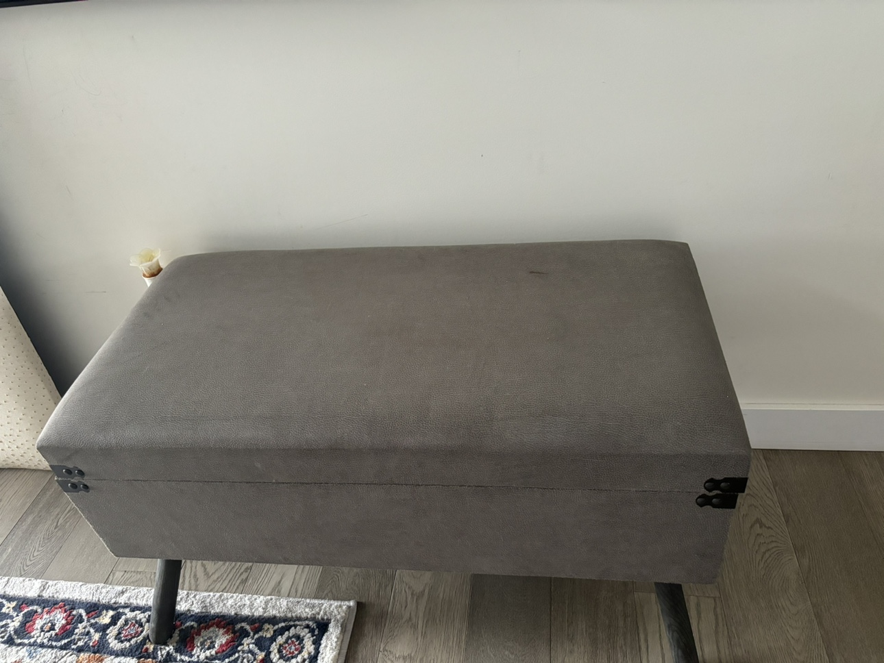 Entry bench