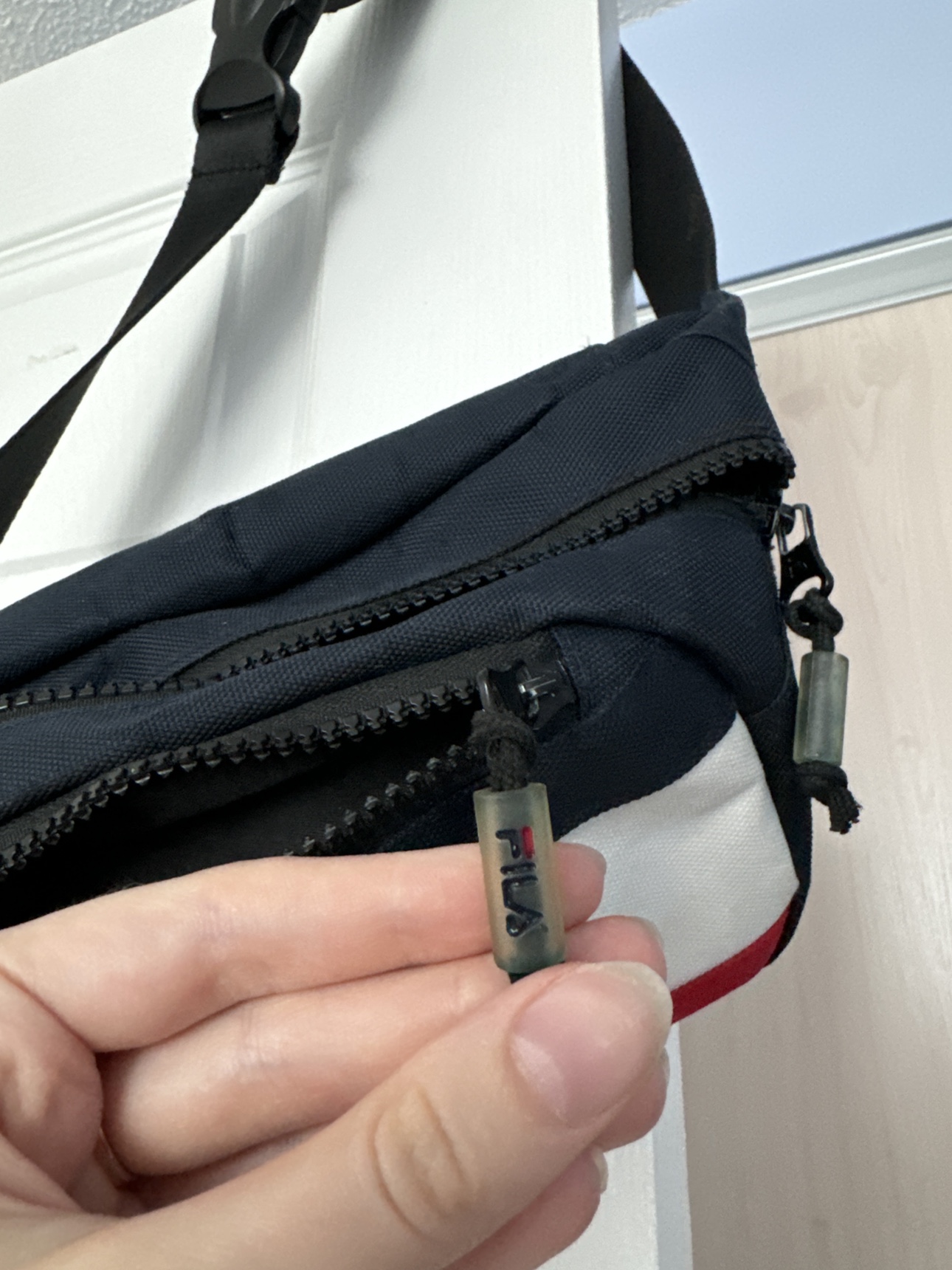 FILA Fanny pack image indicator(3)