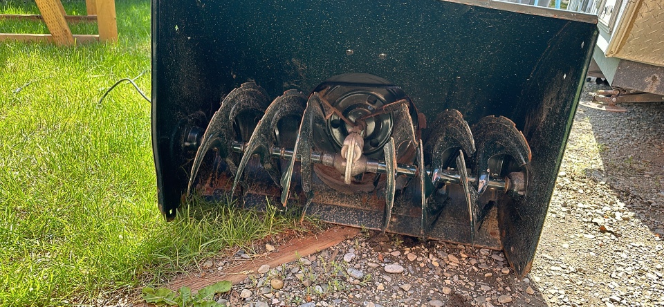 Yardworks 30” snowblower - photo 5
