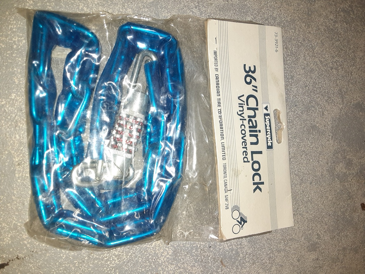 BIKE AND ASSORTED ACCESSORIES image indicator(3)