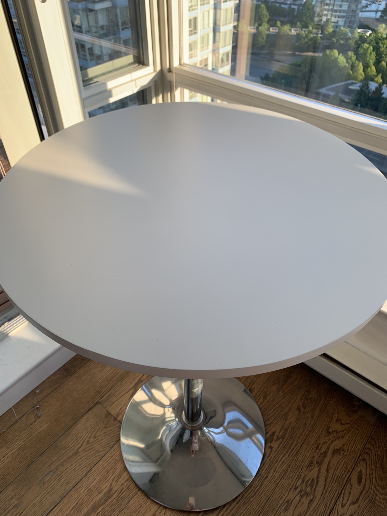 Table - photo 4
