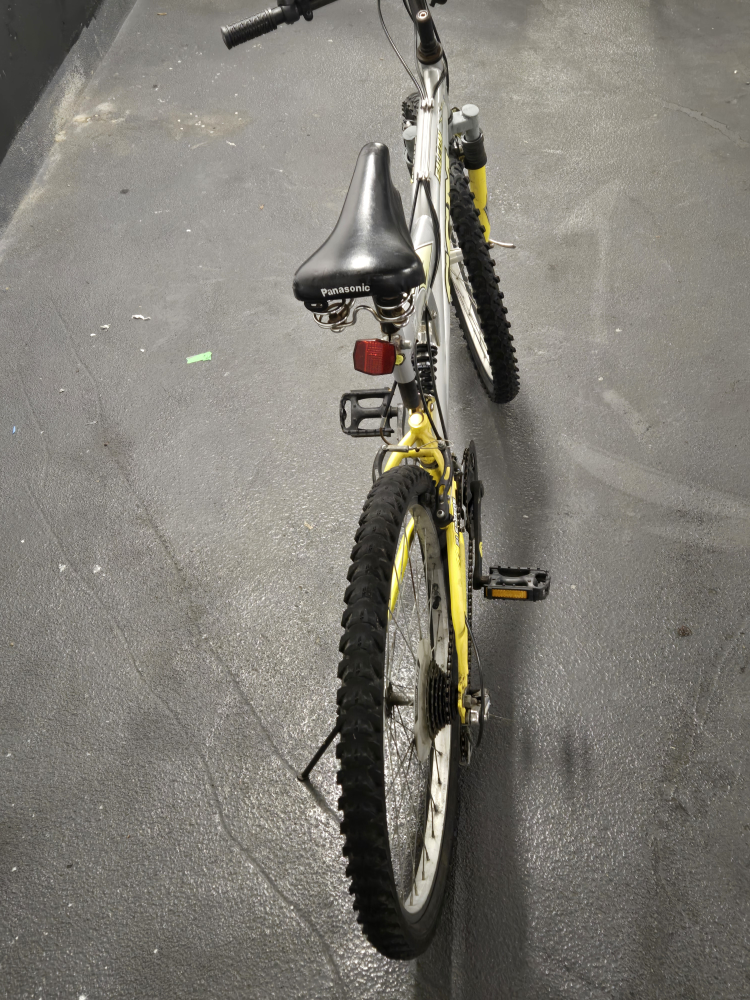 CCM 21 speeds bike - 26”tire image indicator(2)