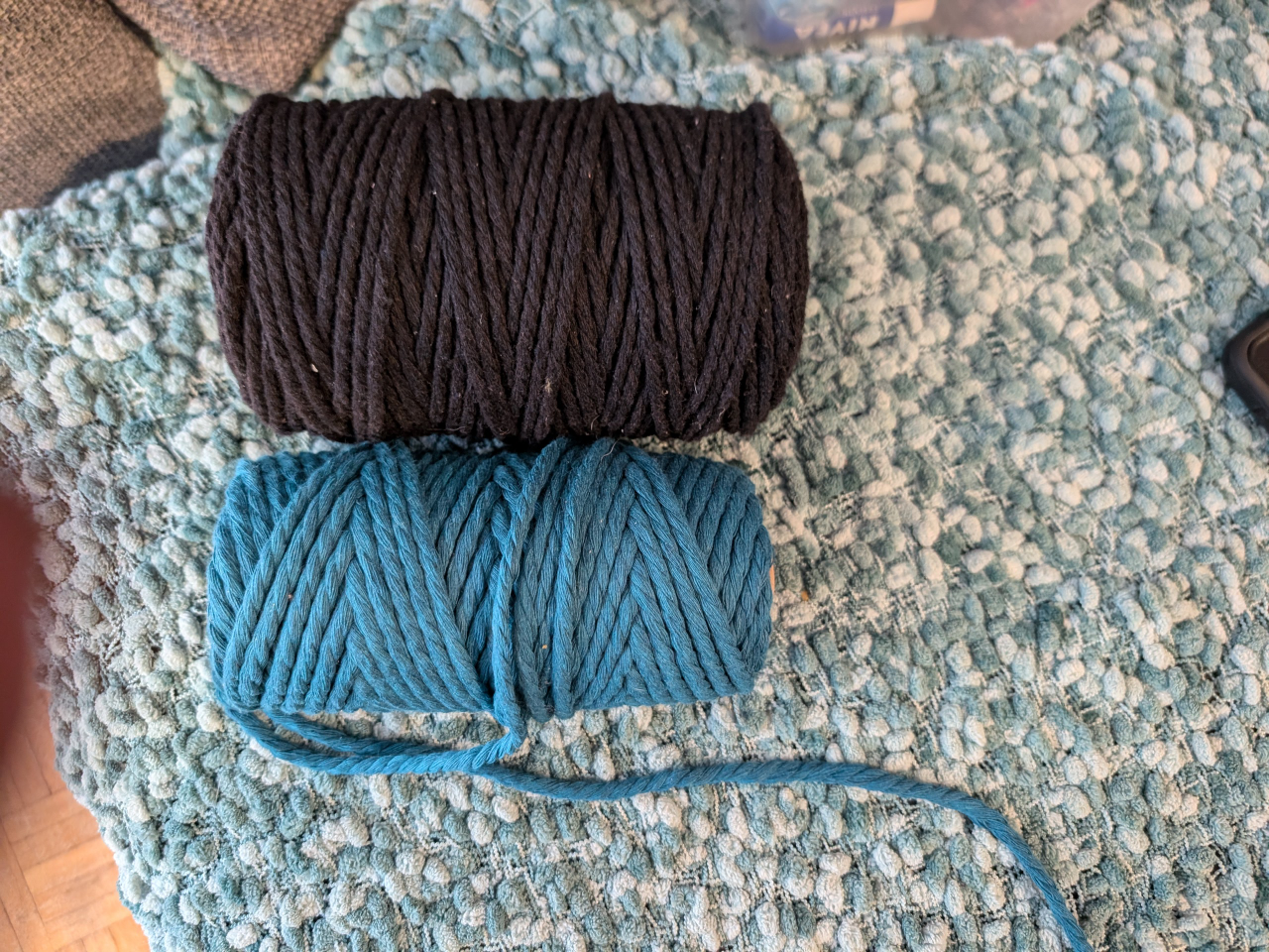 100% recycled cotton rope used for macrame plant hangers image indicator(2)