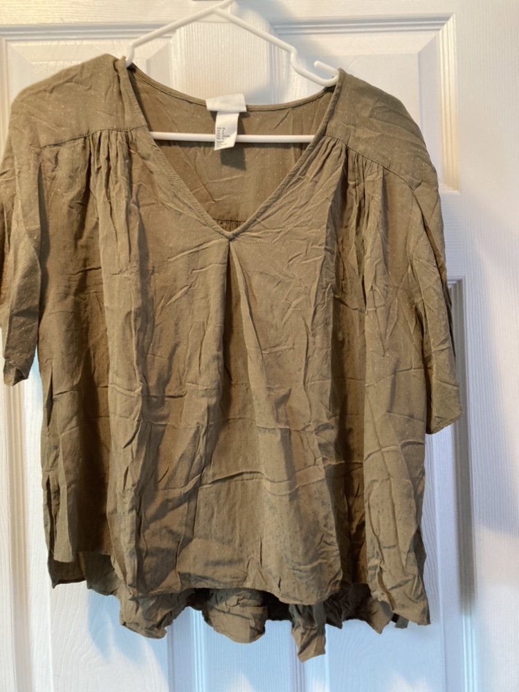 Lightweight gathered top thumbnail