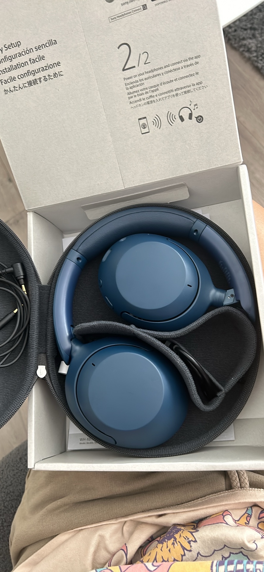 Sony Headphones (Noise Cancelling) - photo 2