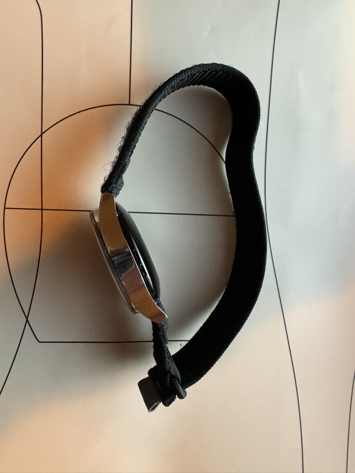 Samsung watch 4 classic and samsung wireless charger image indicator(3)