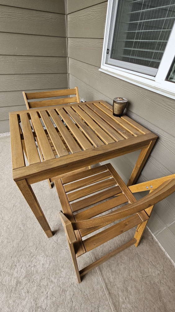 IKEA Table and 2 Folding Chairs - photo 2
