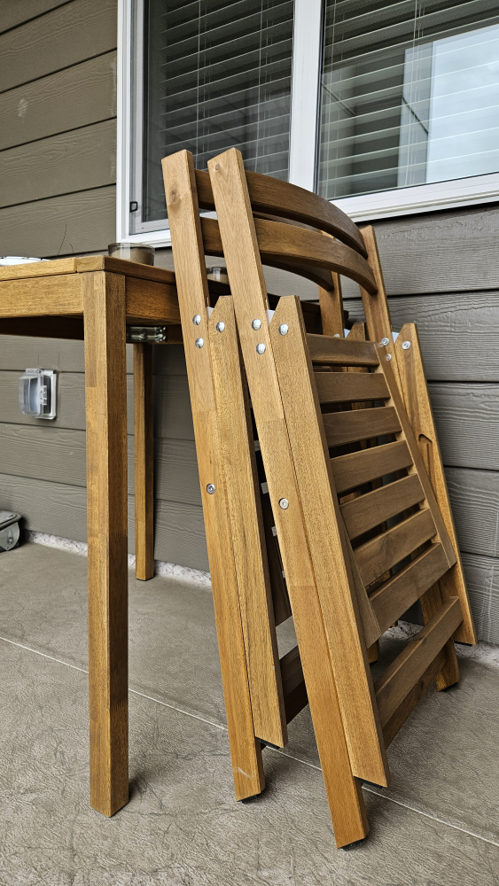 IKEA Table and 2 Folding Chairs - photo 5
