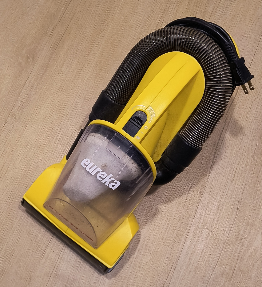 EUREKA EASYCLEAN Handheld Vacuum