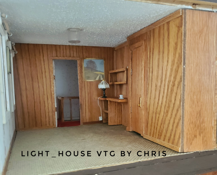 Exquisite Handmade Dollhouse: A Unique Vintage Treasure - photo 4