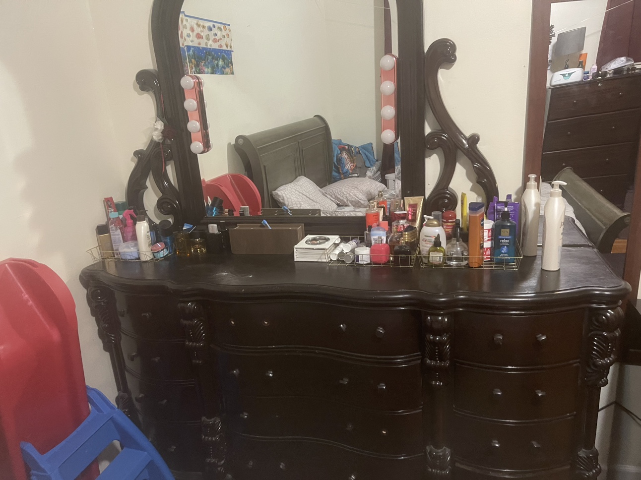Dresser