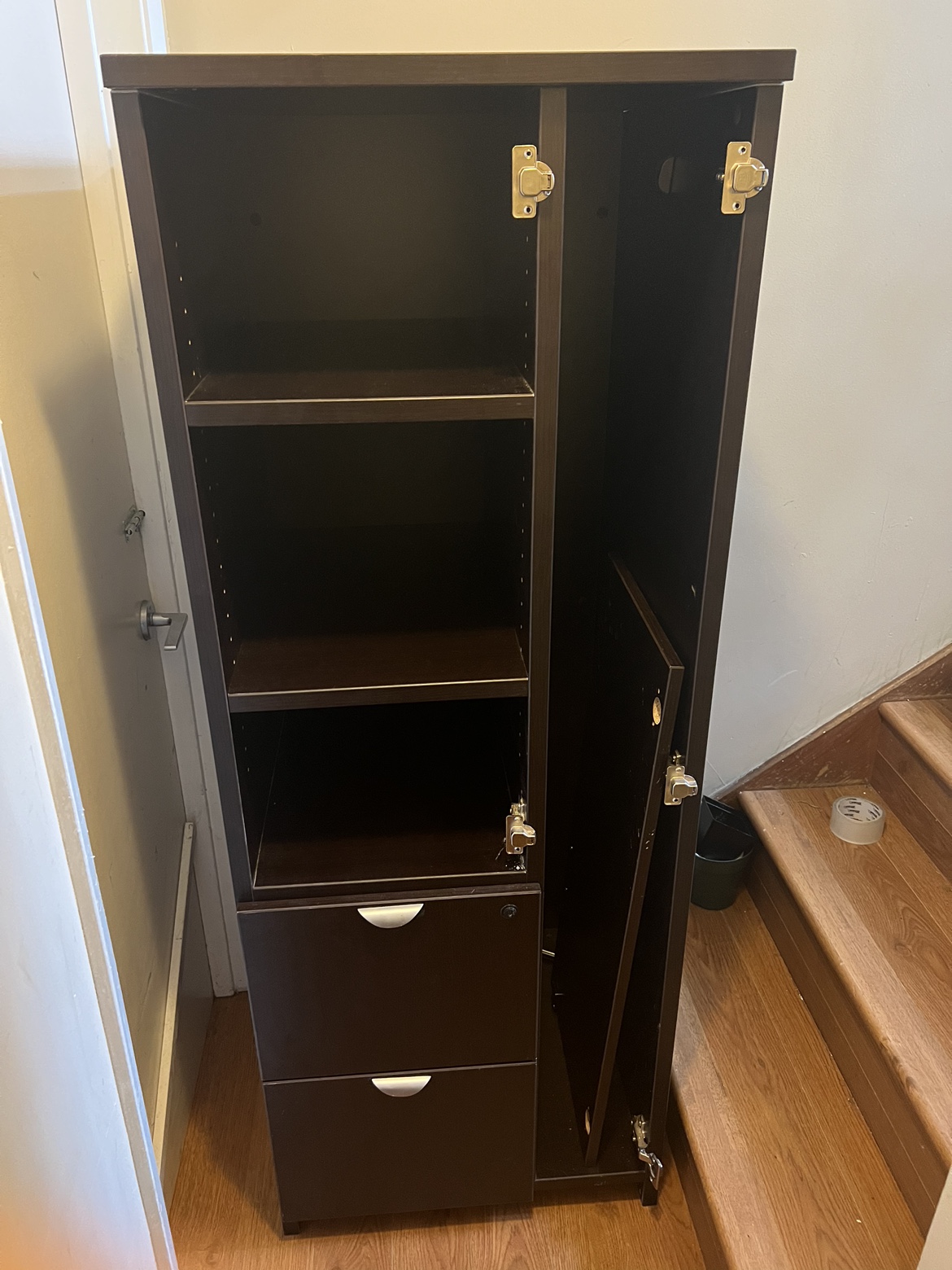 🧡 Free Storage Cabinet
