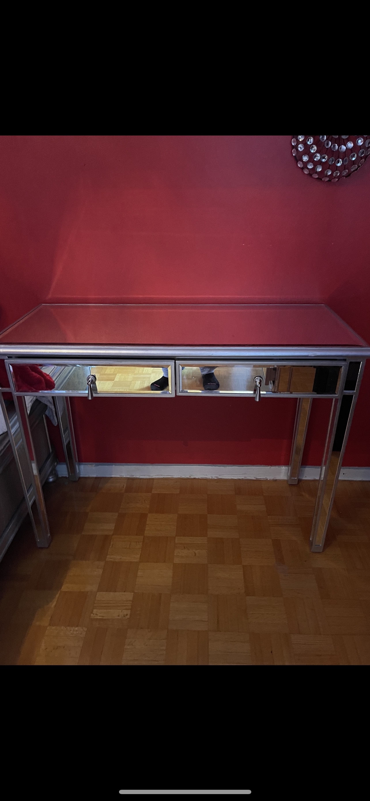 Make up table - photo 3