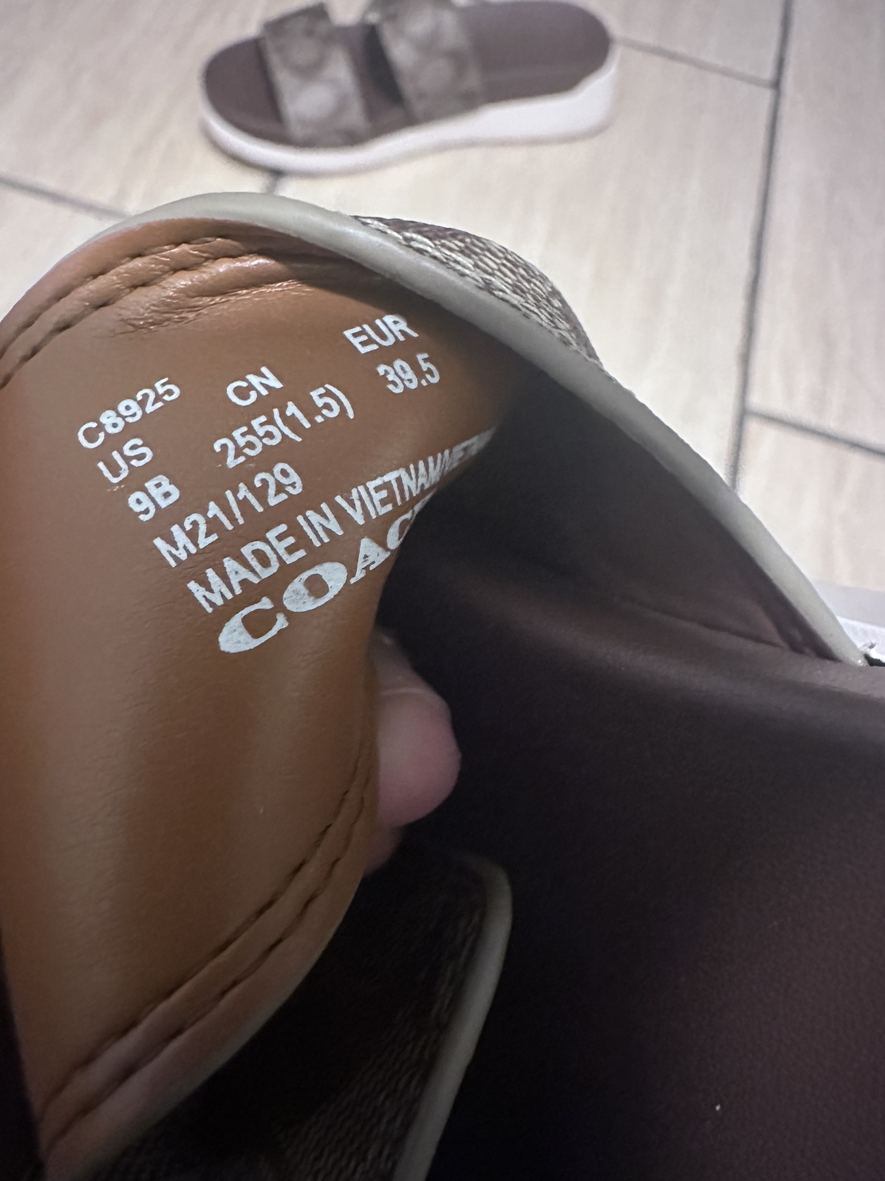 Coach sandals image indicator(3)