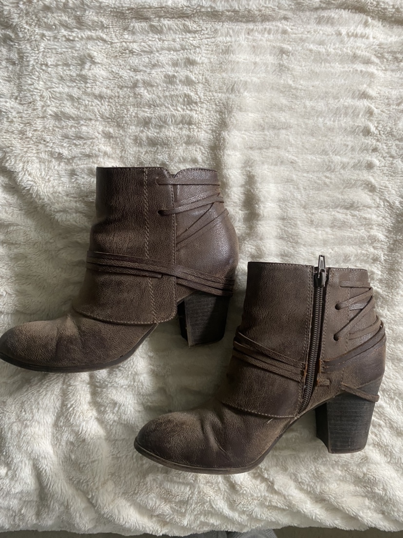 ‘Fergalicious’ Black Ankle Boots - Size 7 thumbnail