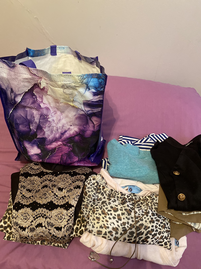 Ladies assortment of clothes💐