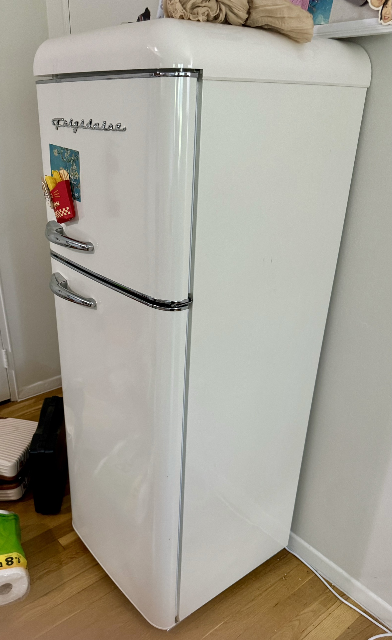 Refrigerator Medium size - photo 2
