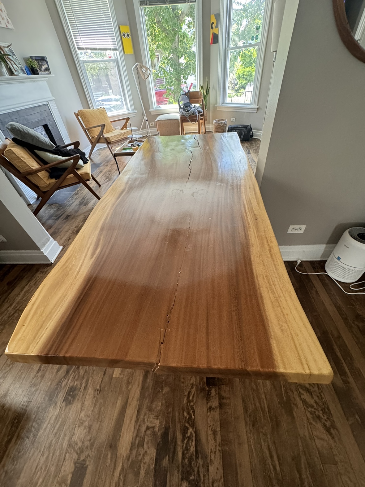 Real Wood Luxury Dining Table image indicator(10)