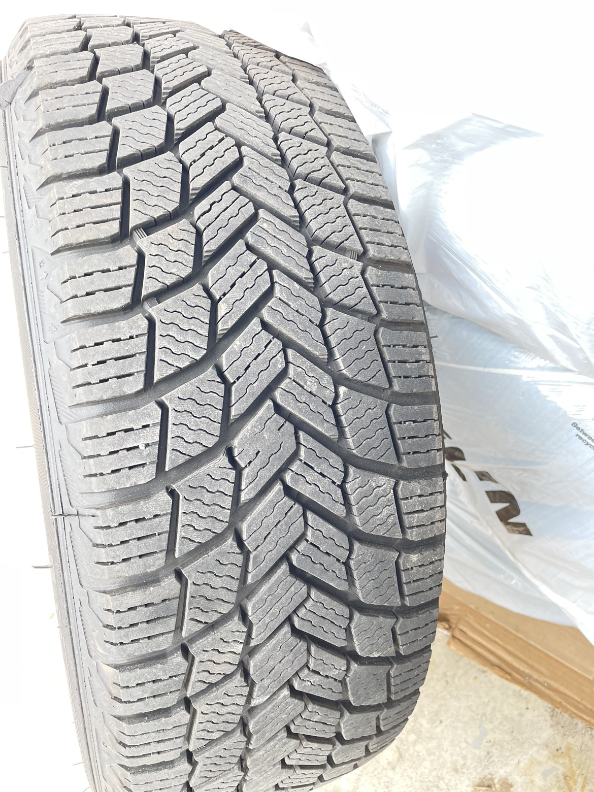 Michelin Winter Tires on rims 205/55/ R16 94H - photo 3