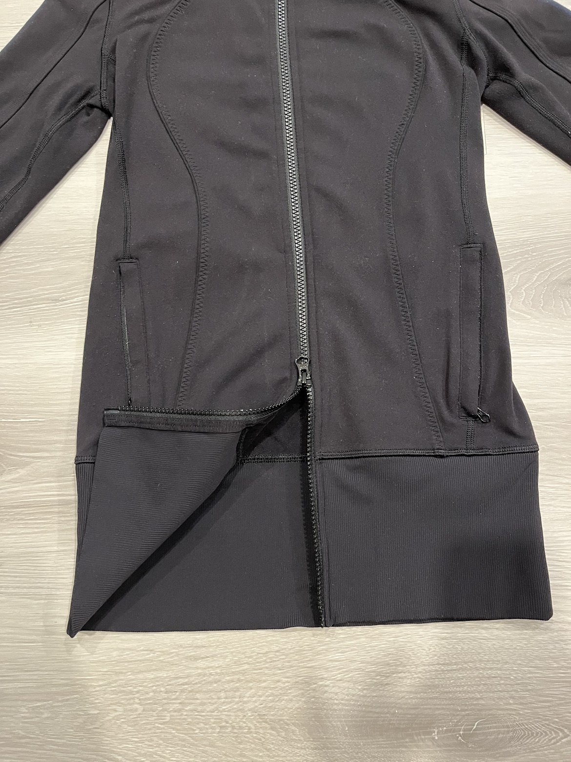 Lululemon Size 2 Black zip up image indicator(2)
