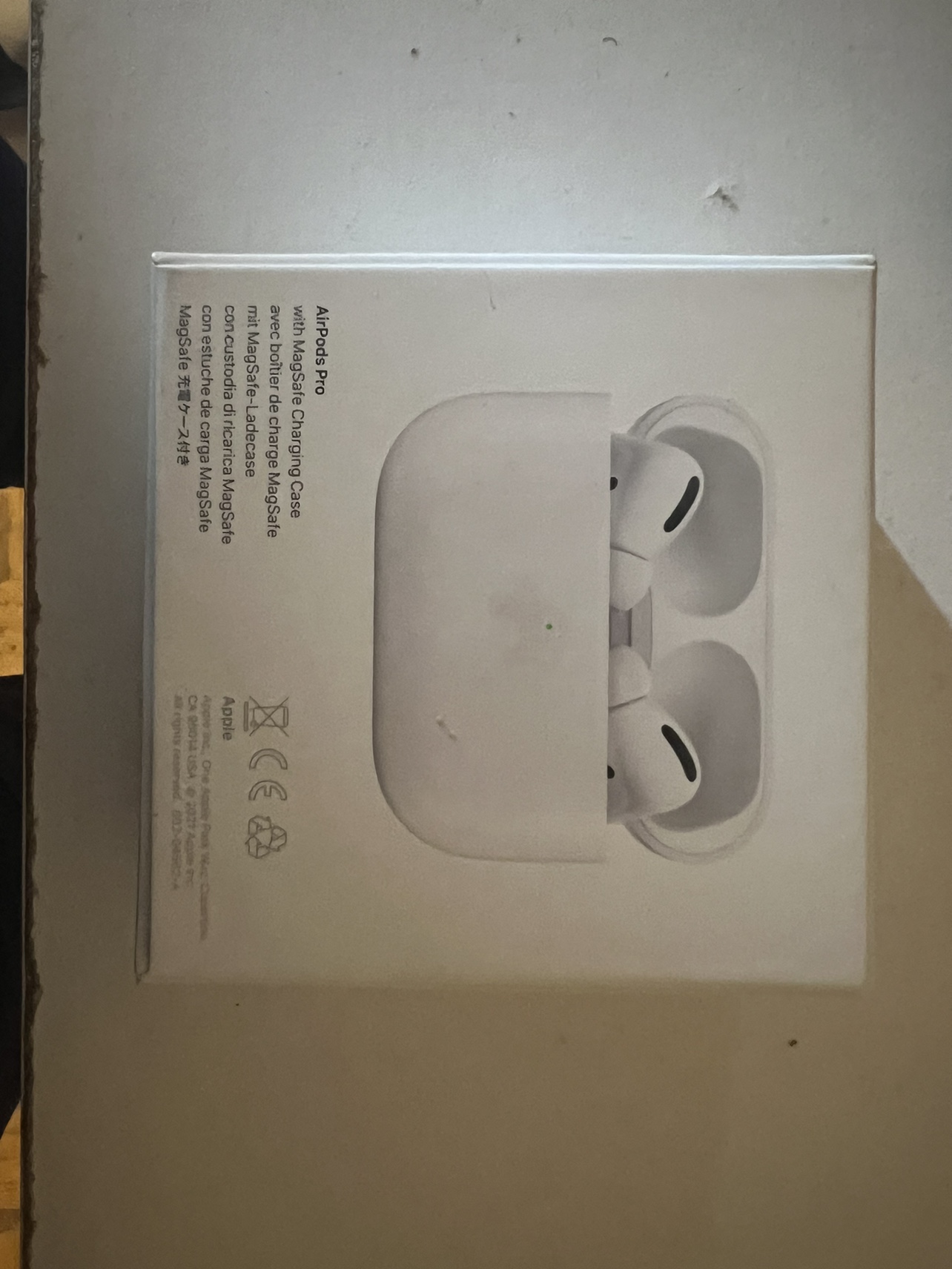 Apple AirPods 2nd Generation - photo 2