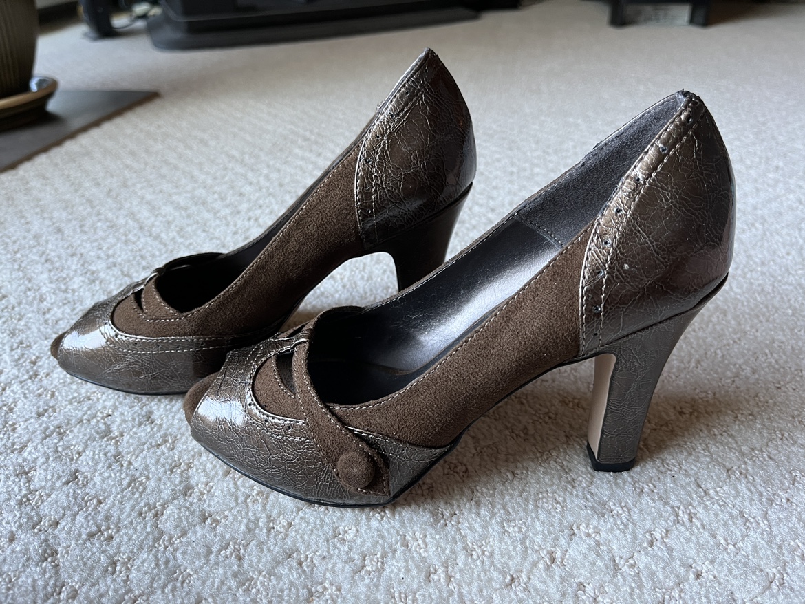 Women’s shoes - size 7.5 - photo 3