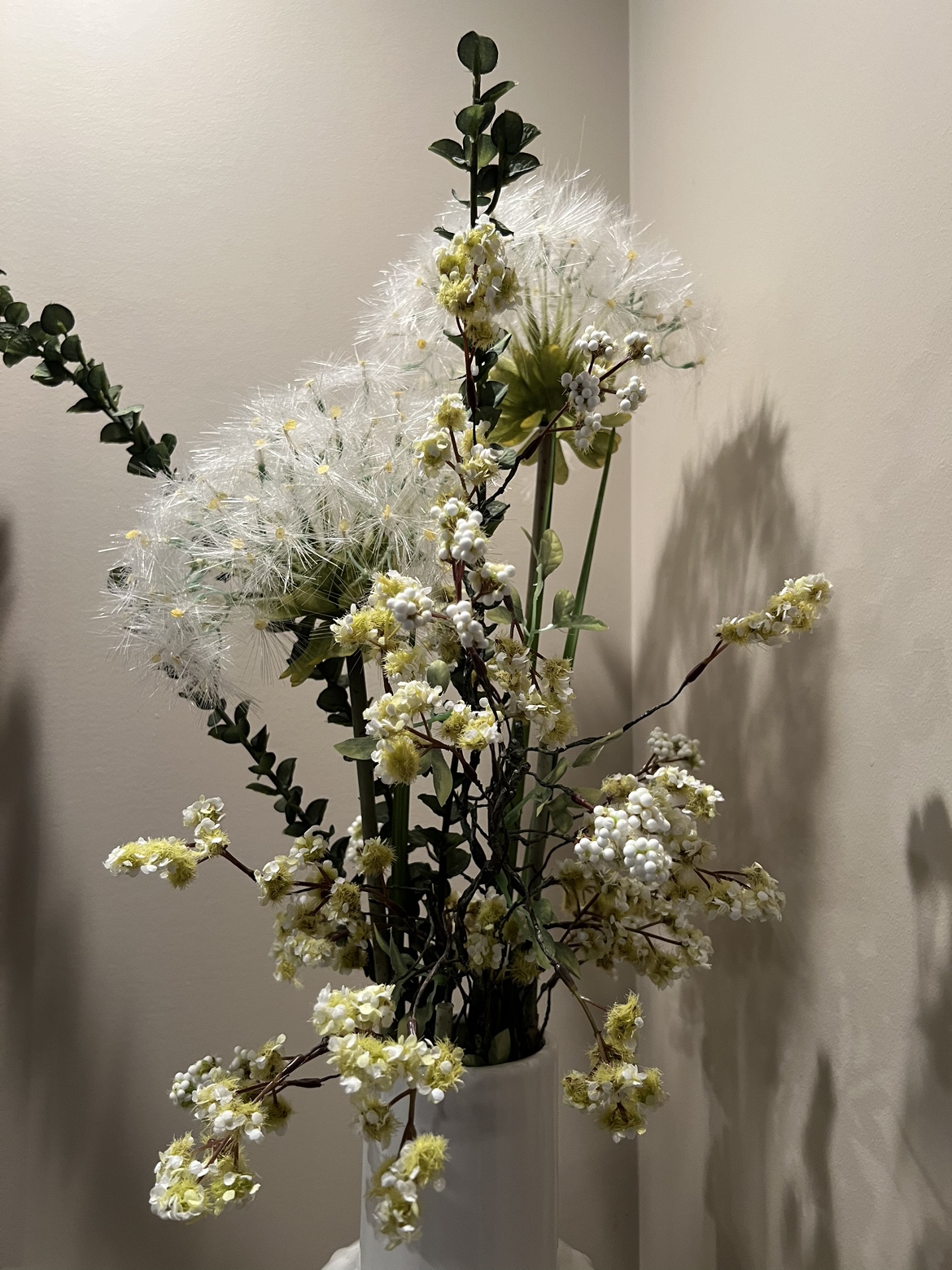 Ceramic Pot with arranged flowers - photo 3