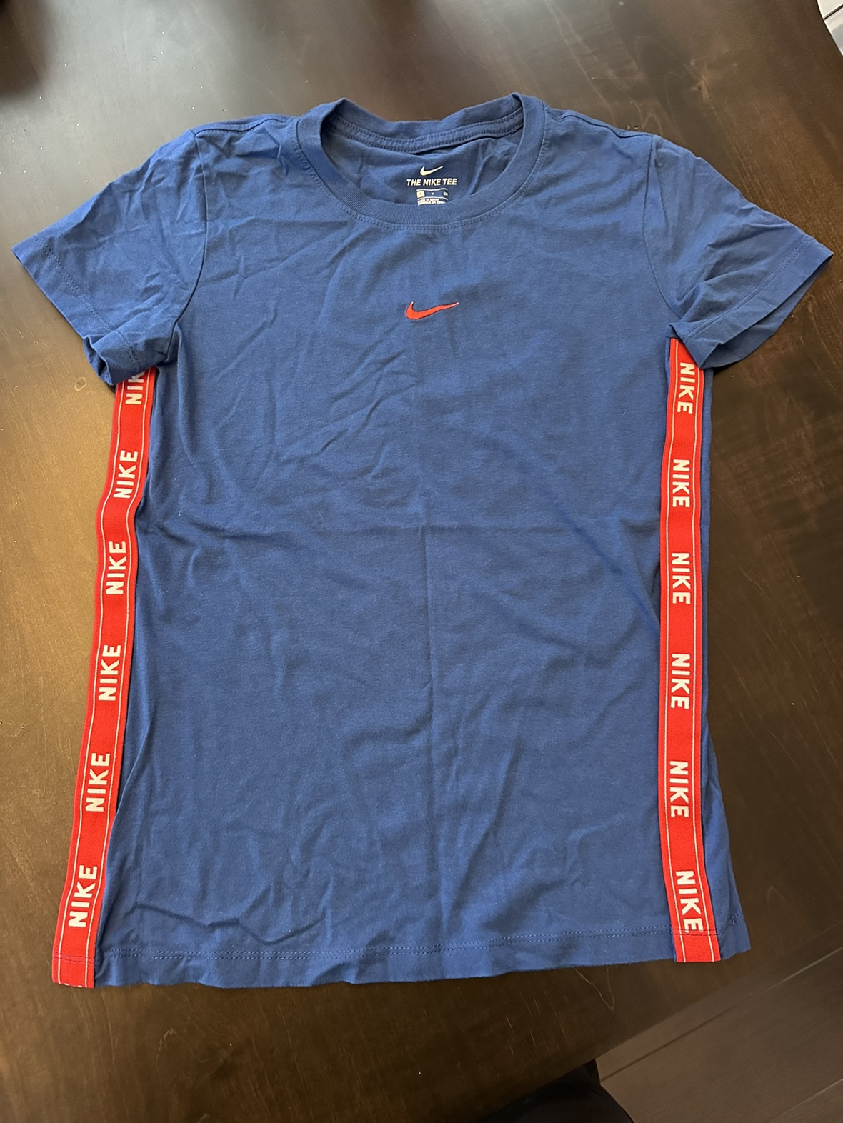 Women’s Nike t-shirt
