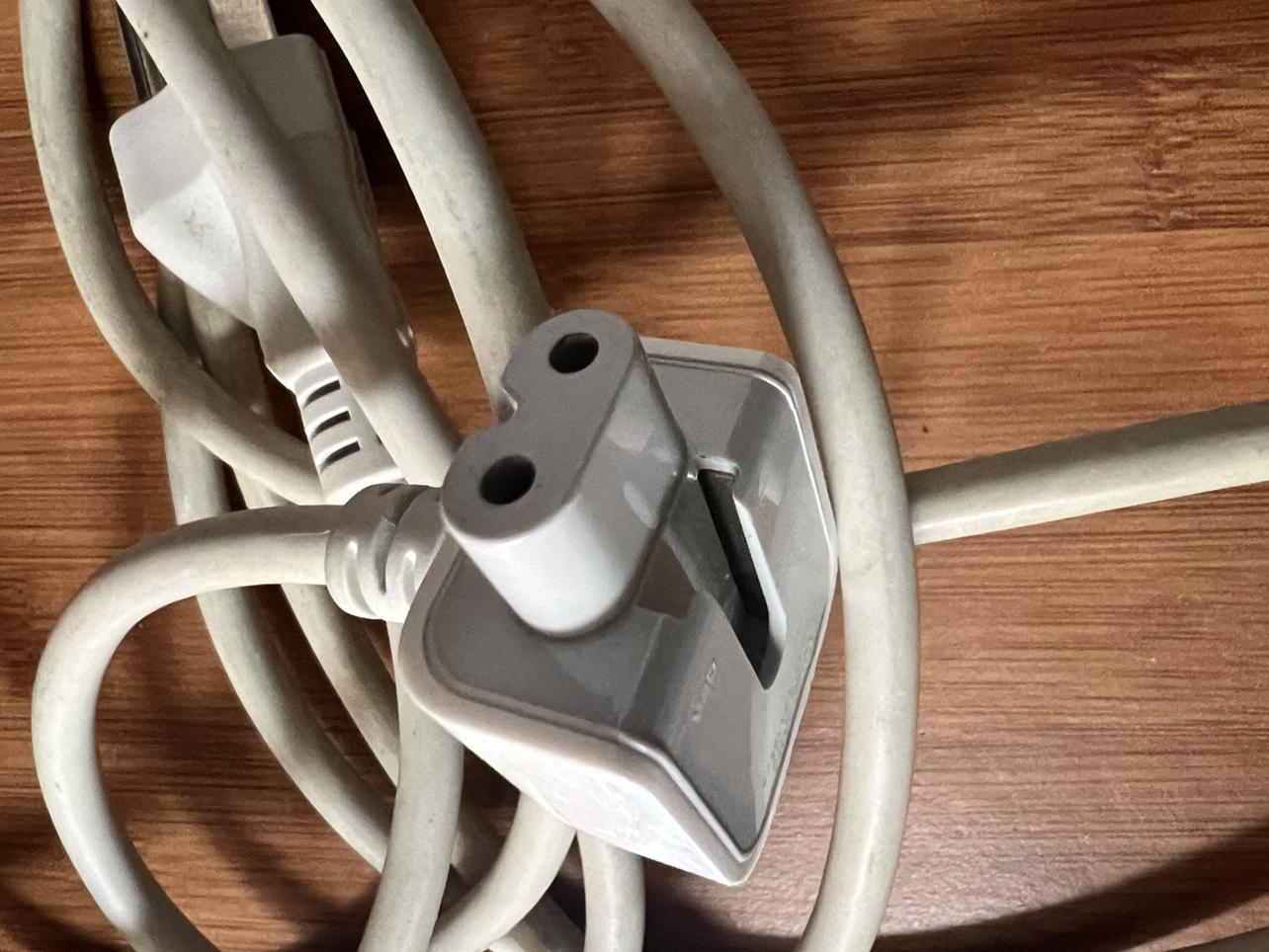 #freecycle 6’ Apple Charging Cords image indicator(2)