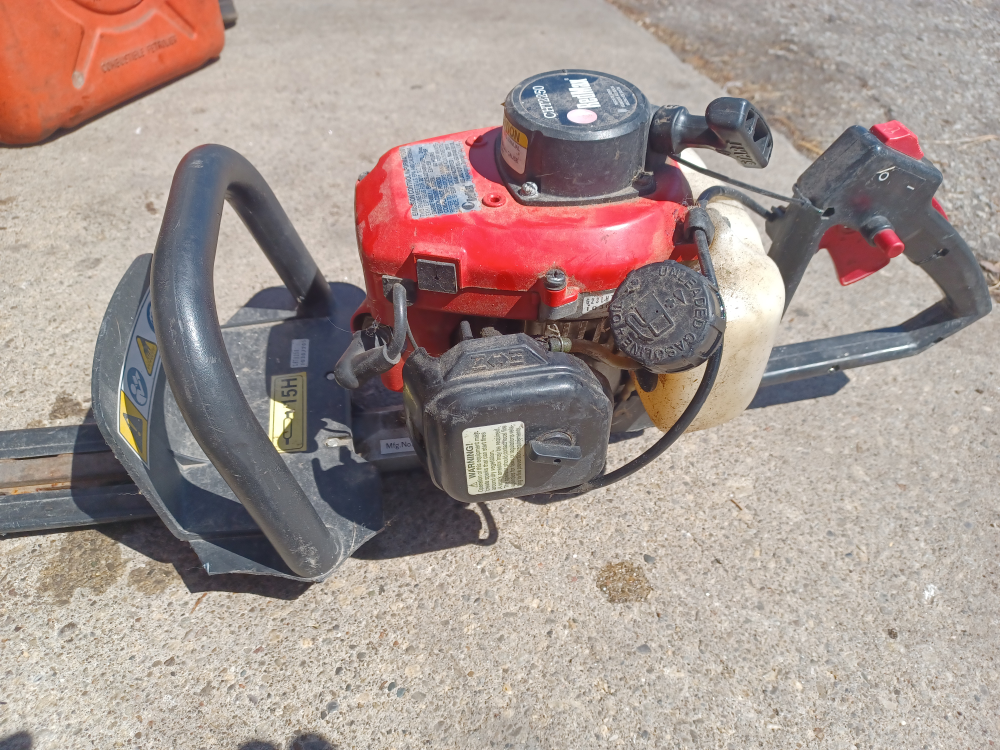 Gas Hedge Trimmer - photo 3
