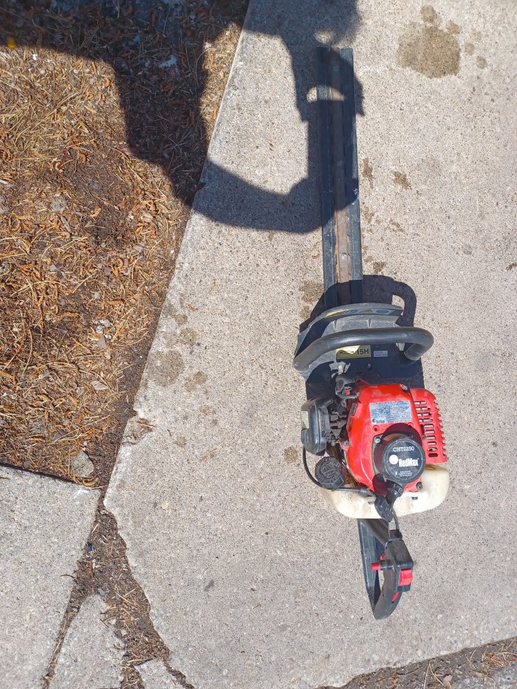 Gas Hedge Trimmer - photo 4