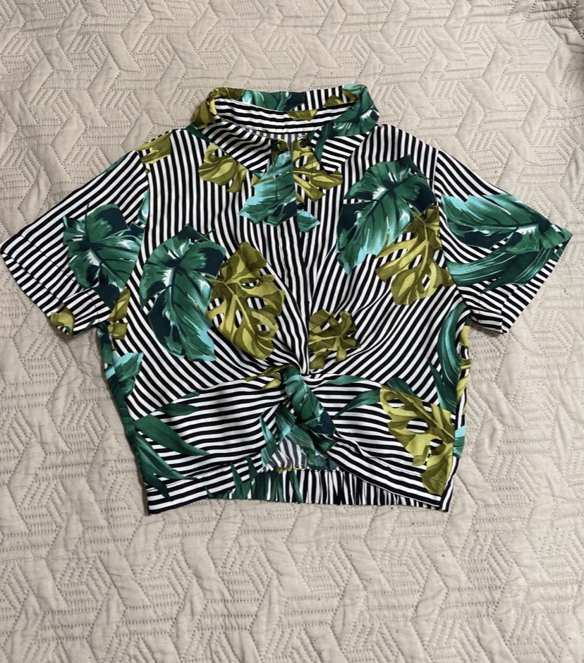 Collar Cropped Top