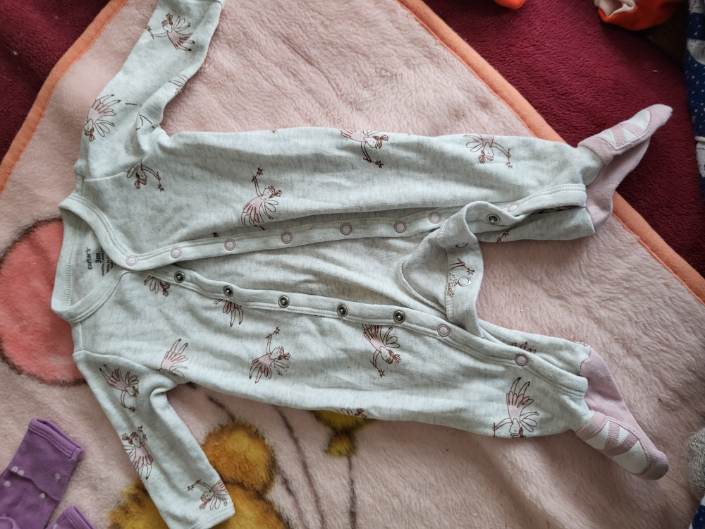 0 to 3 months onesies image indicator(2)