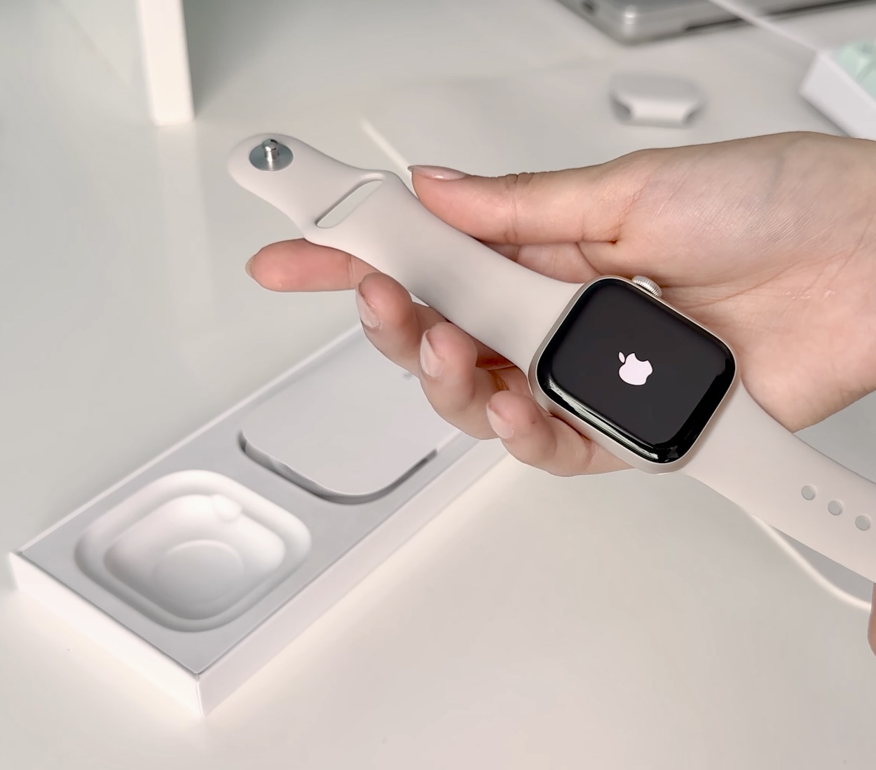 Apple Watch Series 9 Starlight GPS