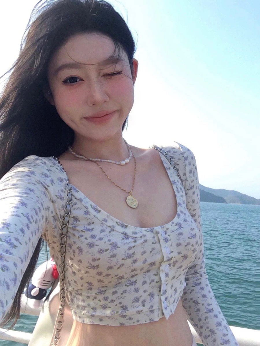 floral long sleeve top image indicator(2)