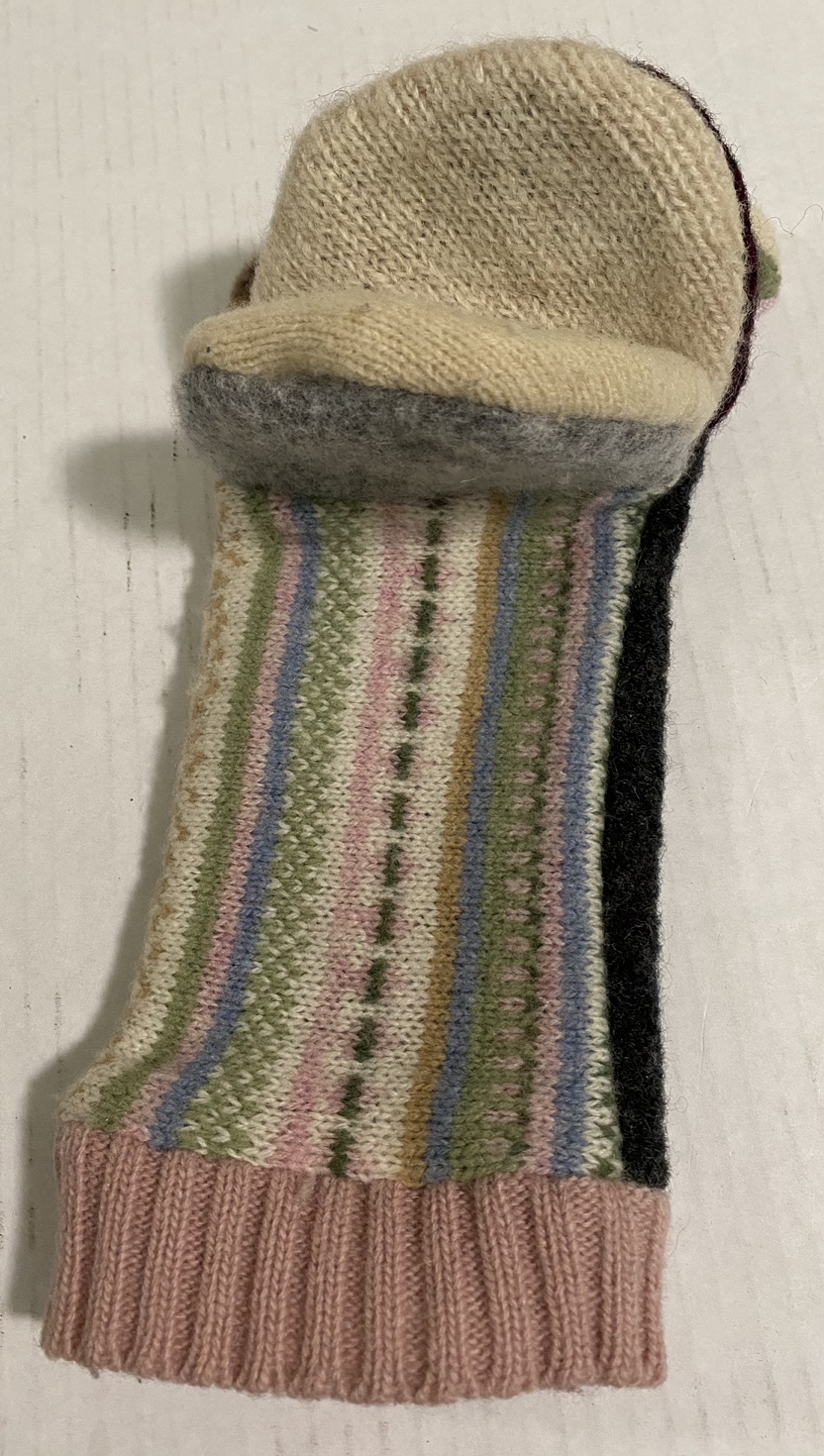 Cate& Levi hand puppet, reclaimed wool image indicator(2)