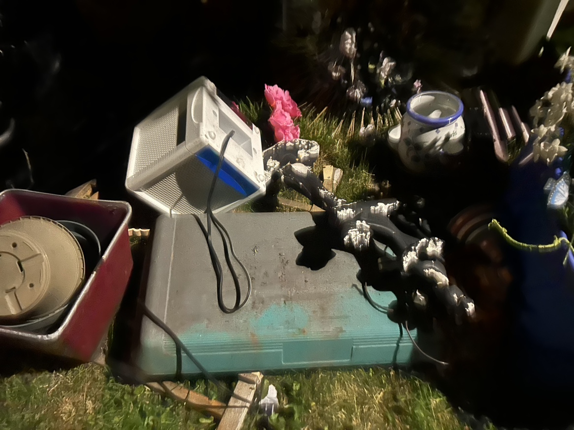 Lots of free stuff on curb image indicator(3)