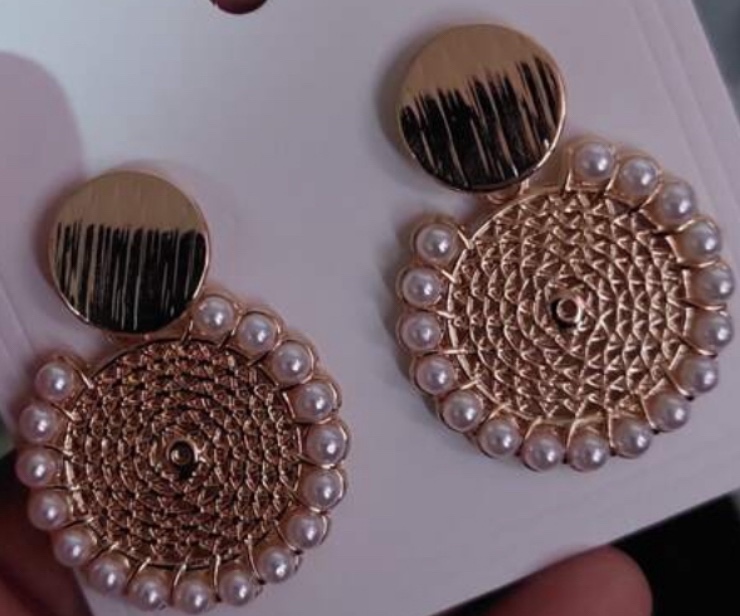 New Geometric Round Pearl Earrings image indicator(6)