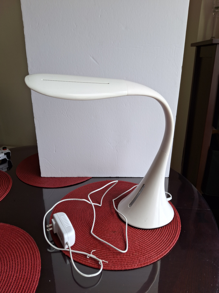 Bostitch Modern Desk Lamp, White image indicator(7)