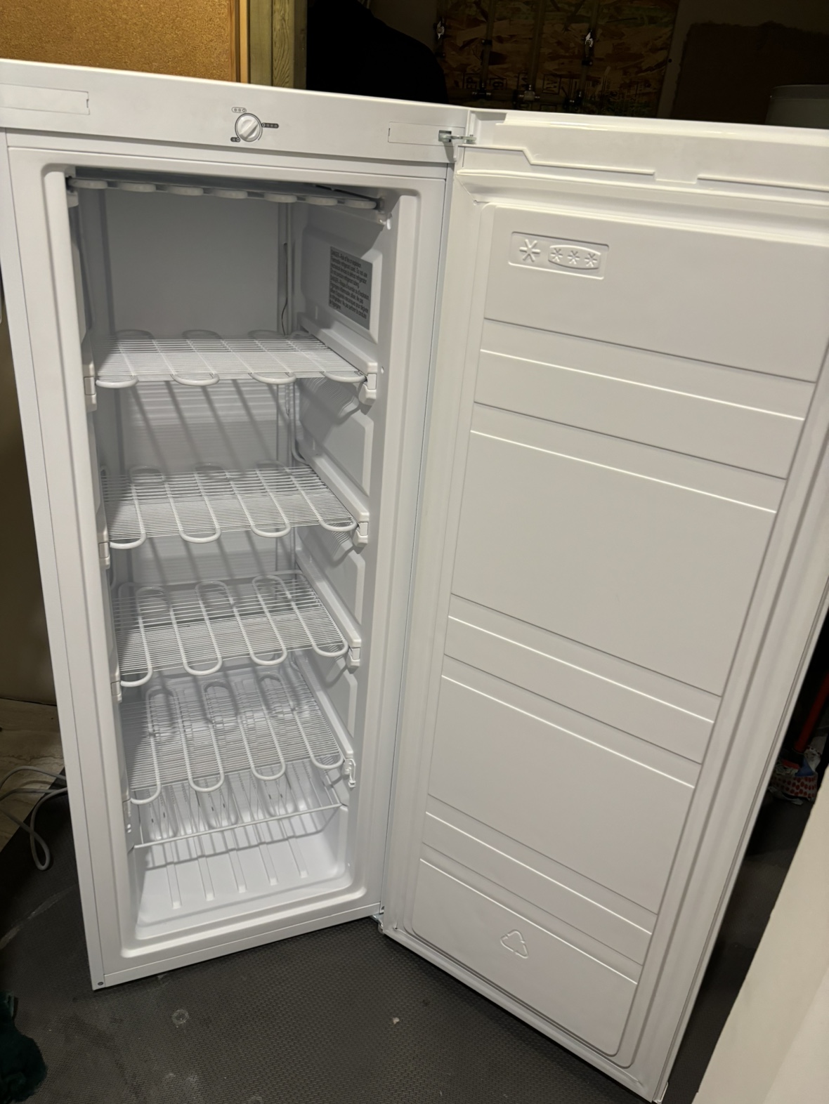 Stand up Freezer - photo 3