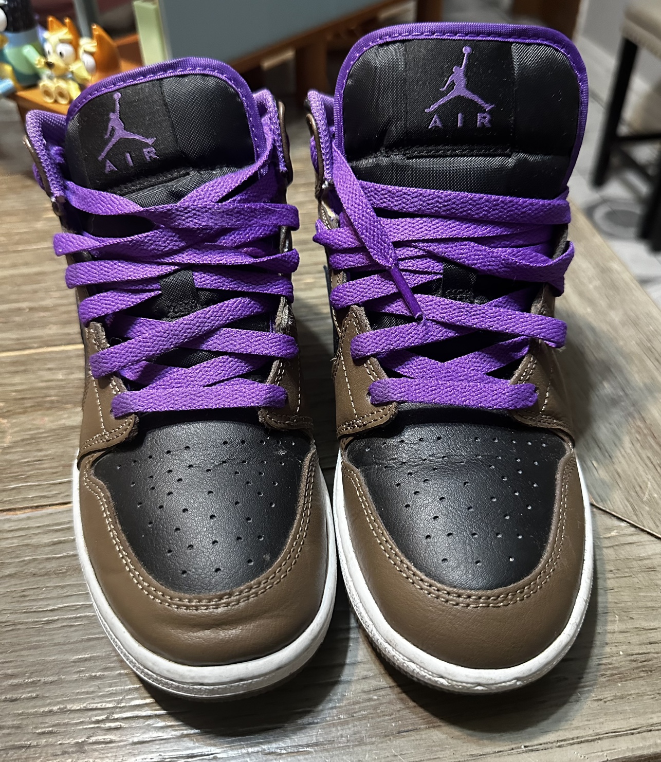 Jordan air mid 1 thumbnail